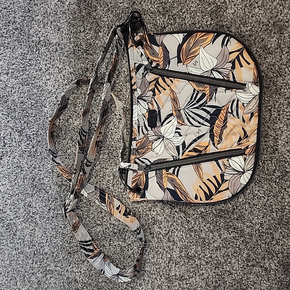 LUG Swivel cross body bag expandable - LAST CHANCE